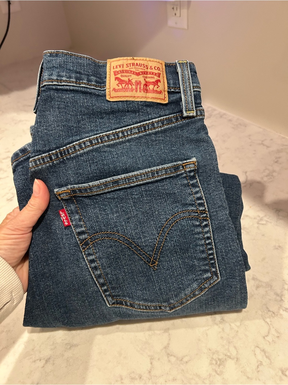 Levi's Women’s Dark Blue Slim Straight Jeans